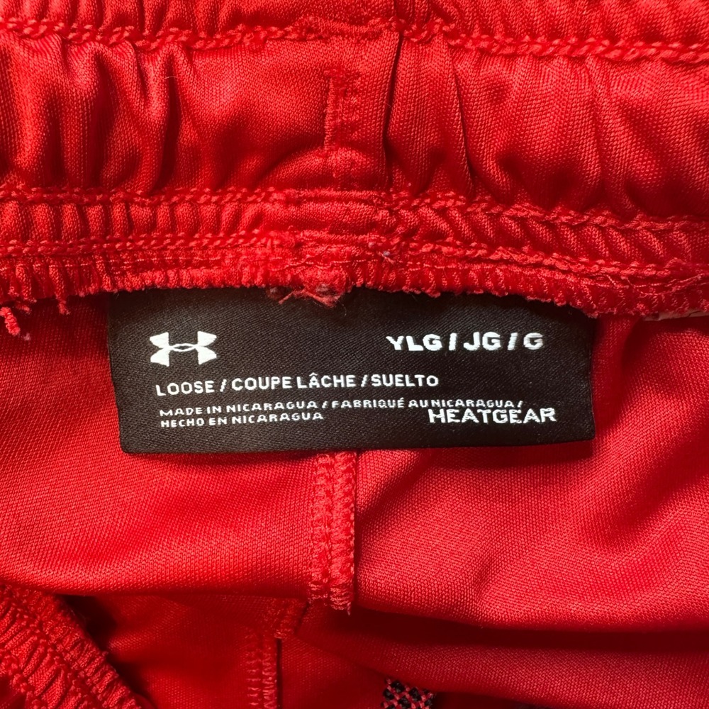 Under Armour Shorts Kids Large Red HeatGear Loose Fit Athletic Basketball Logo - Picture 3 of 9
